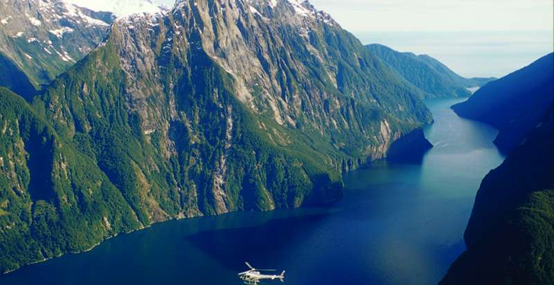 EXPERIENCE DF Graham Dainty Looking up Milford Sound GD 22